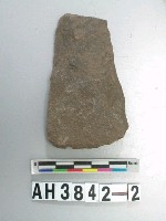 藏品(小型平刃打製石斧)的圖片